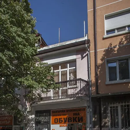 Five Corners Guest house *